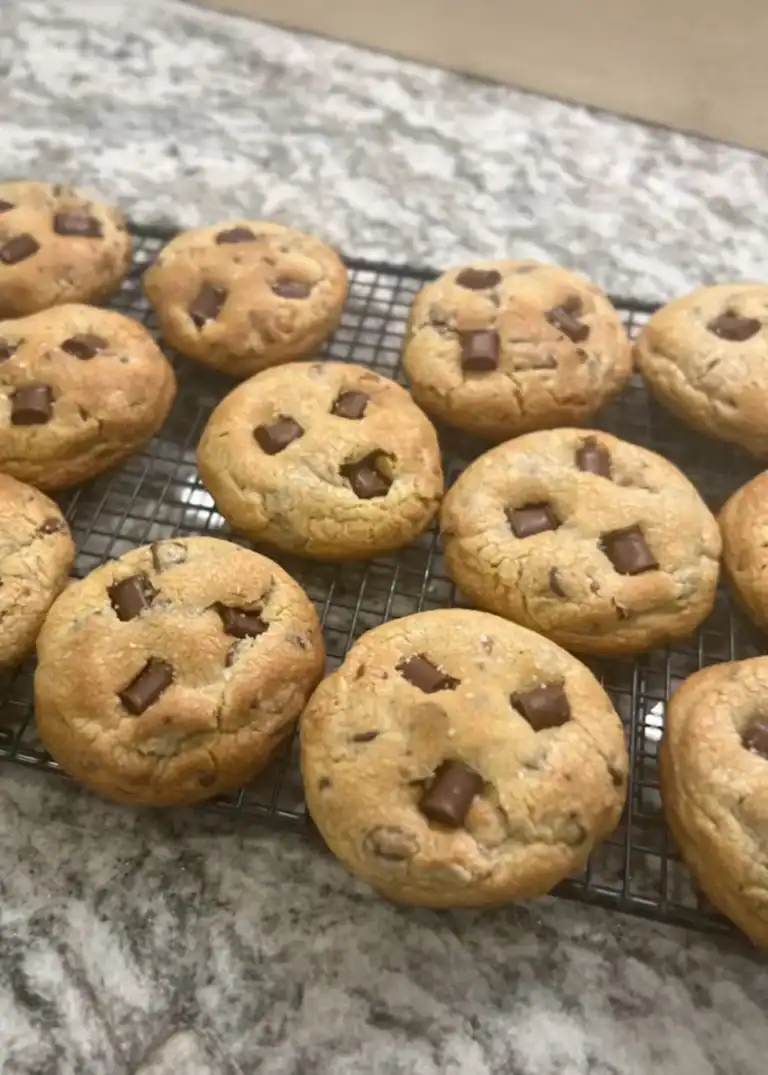 Chocolate Chip Cookie (Copycat Levain Bakery Classic)
